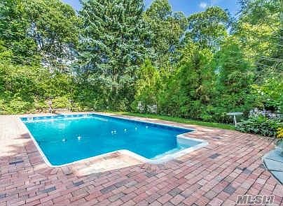 4th image of 17 Swan Ln