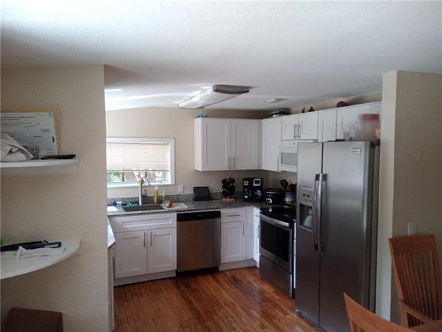 1st image of 548 NE 9th Ave #C