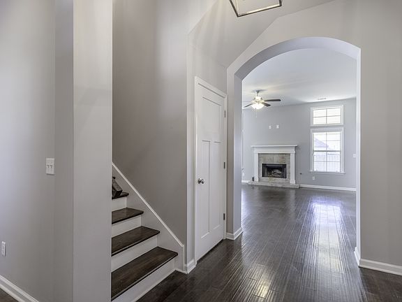 4th image of 9153 Autumnbrooke Way