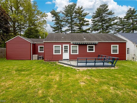 3rd image of 327 Carter Dr