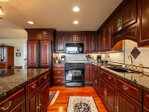 3rd image of 929 N Astor St Unit 1208