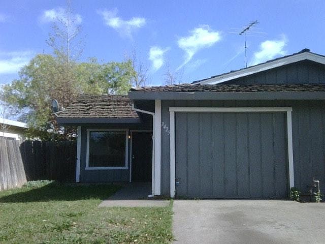 1st image of 3425 Viking Dr