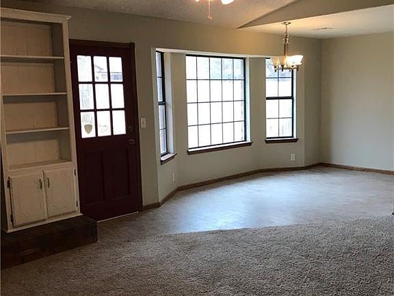 5th image of 2616 Greenfield Dr