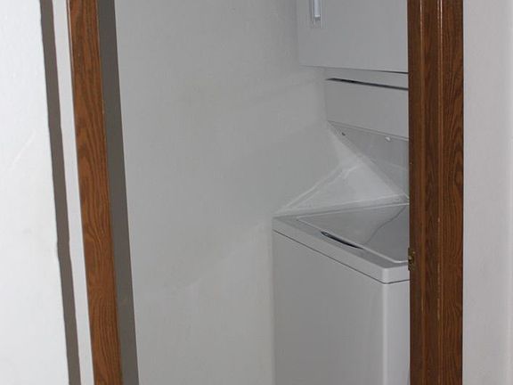 3rd image of 204 Jewel Dr Unit 9