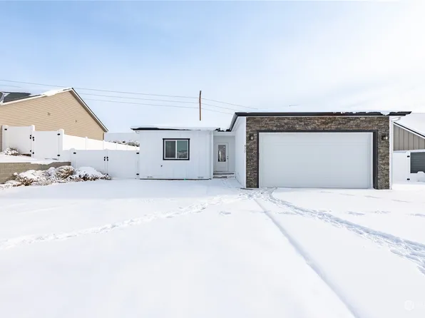 937 N Macaw Avenue, East Wenatchee, WA 98802