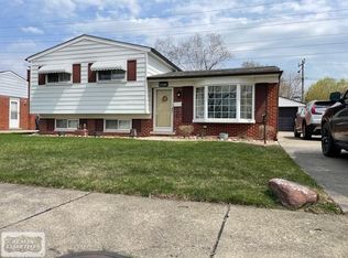 30750 Sutherland Ave, Warren, MI 48088