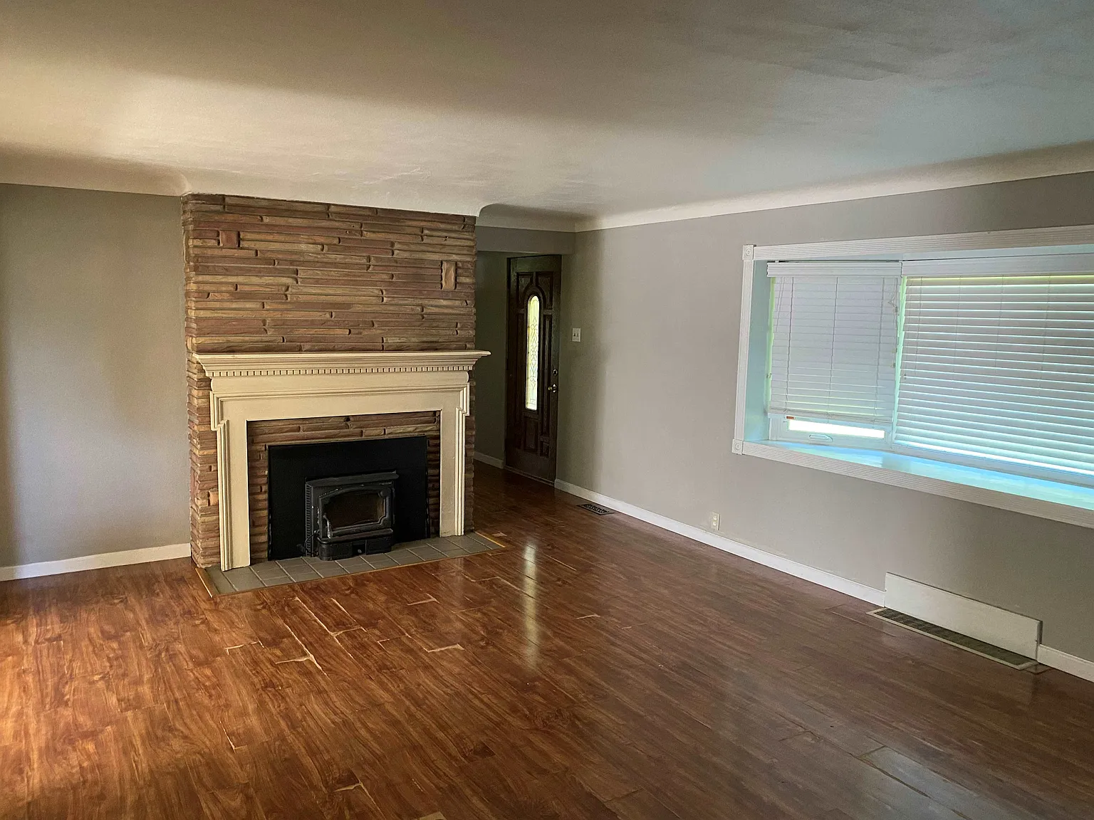 3 bed, 1.5 bath, 1300 sqft, $1,575 — Photo 4