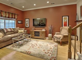 73 Academy Ct, Bedminster, NJ 07921