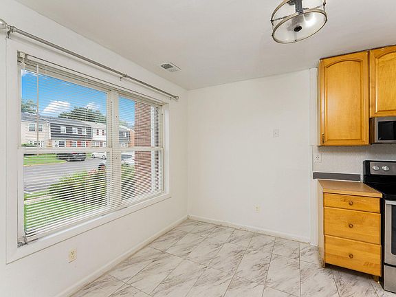 4th image of 14759 Tamarack Pl