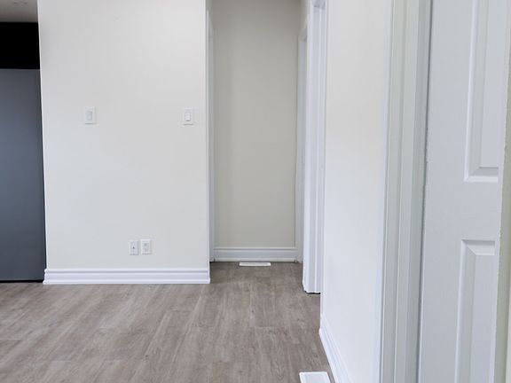 3rd image of 86 Mary St W #6