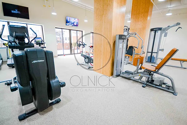 Rented by Olnick Organization | media 30