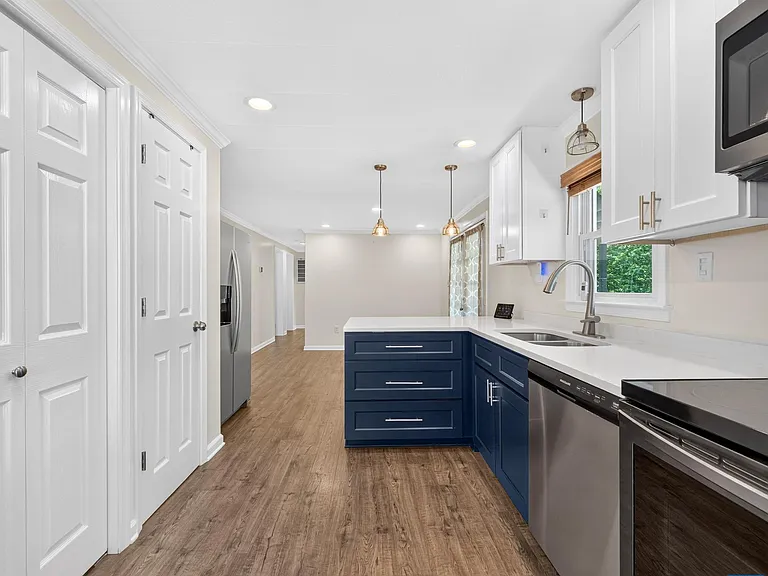 625 S Spotswood Trl — Photo 3
