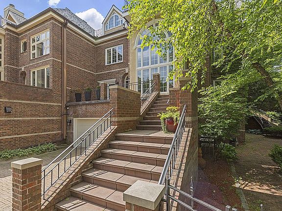 Virtual Tour Available 