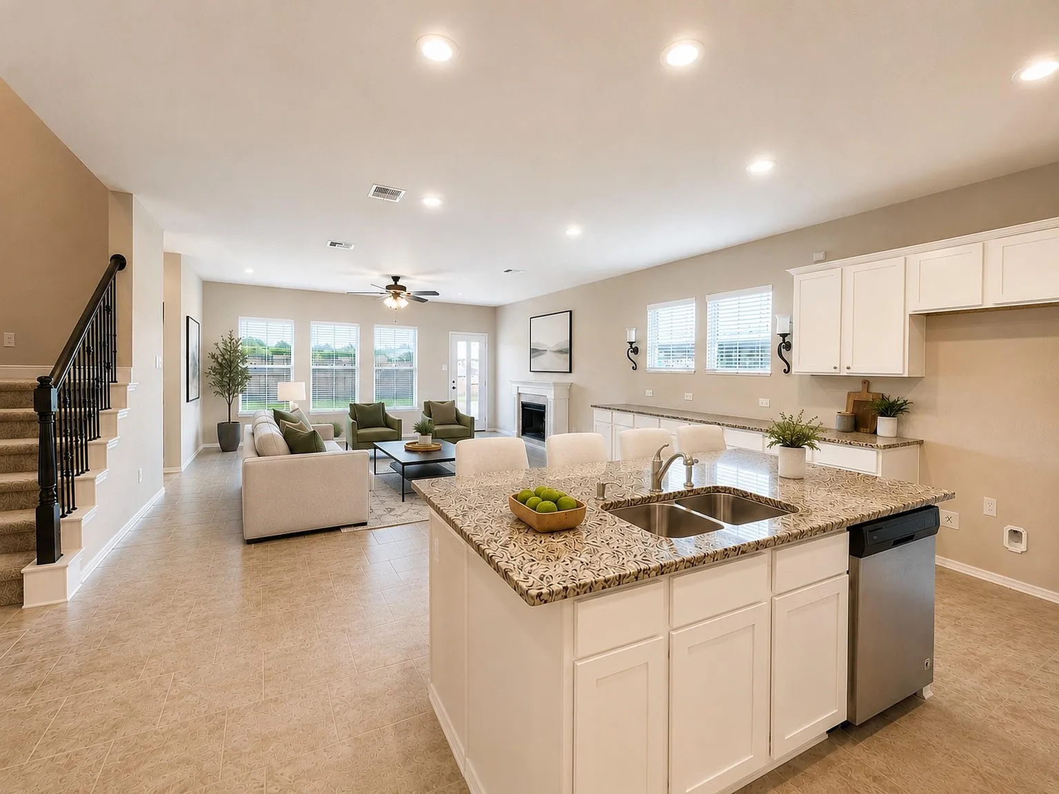 5 bed, 3.0 bath, 2730 sqft, $3,000 — Photo 3