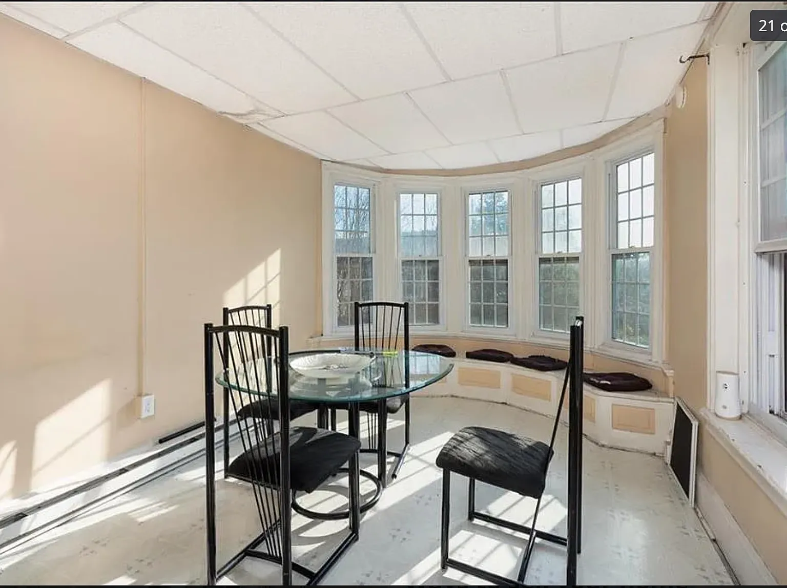 4 bed, 1200 sqft, $1,650 — Photo 2