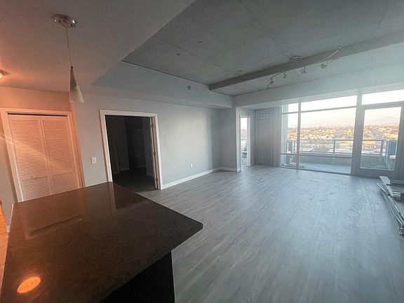 4th image of 1080 Park Blvd #24