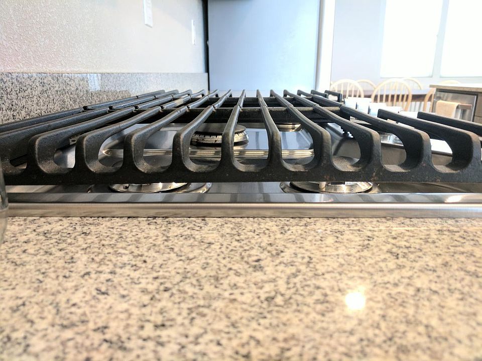Embedded stainless steel cooktop