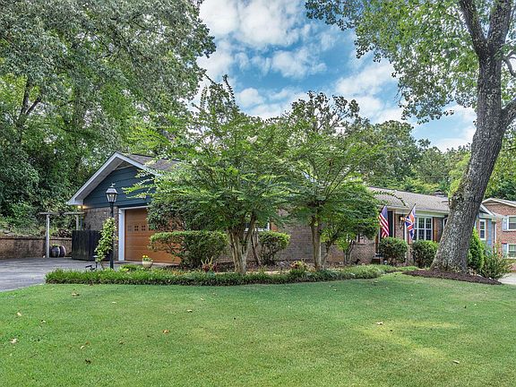 5th image of 4016 Highwood Dr