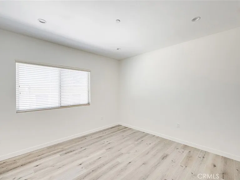 14526 Hartland St #307 — Photo 15