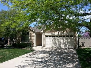 115 Otsego Ct, Bloomingdale, IL 60108
