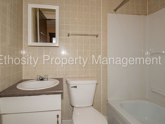3rd image of 3015 E Michigan St