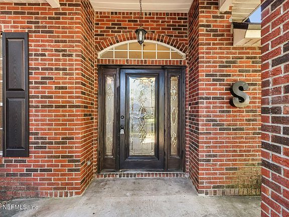 4th image of 364 BRIER ROSE Lane