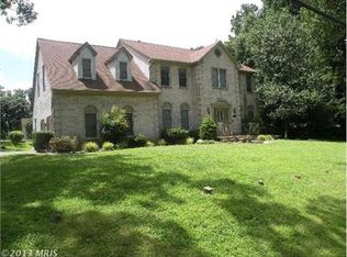 9725 Maury Rd, Fairfax, VA 22032