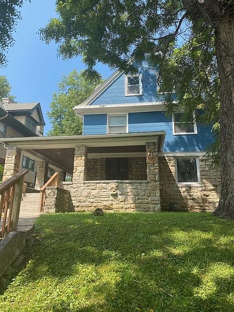 2nd image of 3740 Walnut St #2