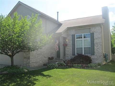 2nd image of 3015 Talon Cir