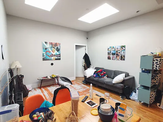 Rented by Manhattan Management LLC | media 7