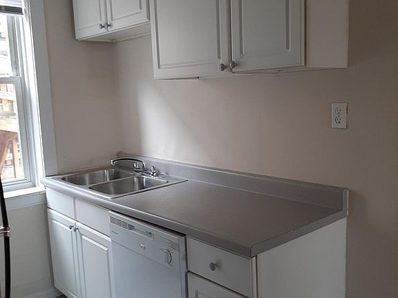 4th image of 5036 N Wolcott Ave APT 2