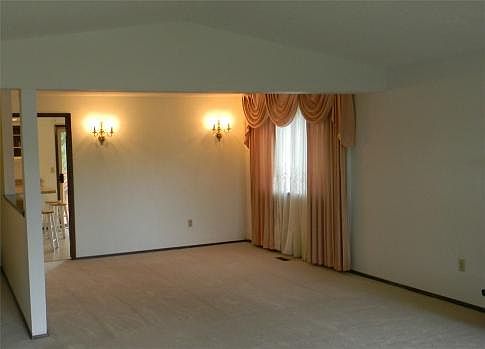 3rd image of 8803 Frances Folsom St SW