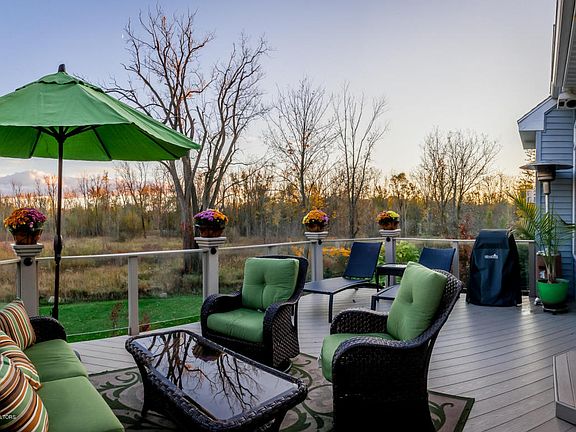 5th image of 501 Riverwalk Dr