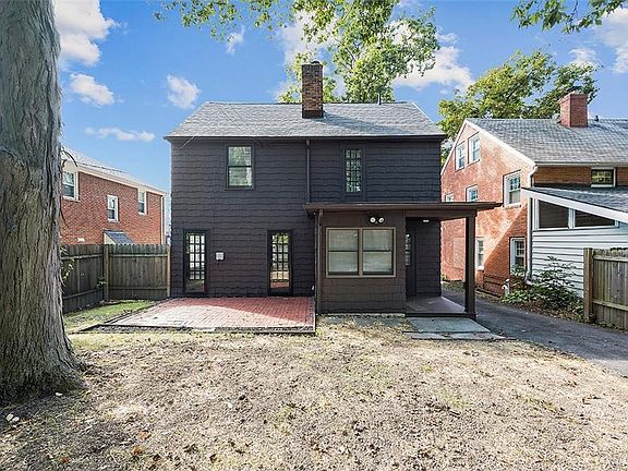 3rd image of 3829 Washington Blvd
