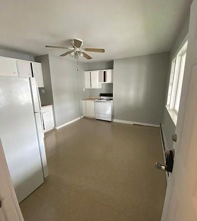 2nd image of 253 W Hancock St Unit 1B