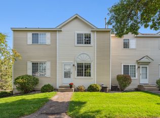 9034 Scarlet Globe Dr, Eden Prairie, MN 55347