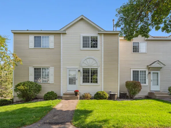 9034 Scarlet Globe Dr, Eden Prairie, MN 55347