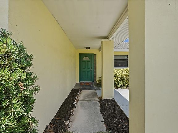 2nd image of 1634 Dale Cir N