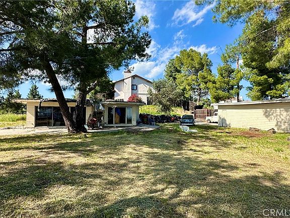 2nd image of 11531 Vimy Rd