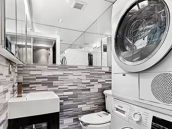 4th image of 147 Avenue A APT 1R