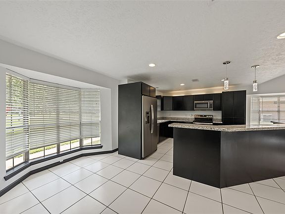 5th image of 507 Magnolia Bnd