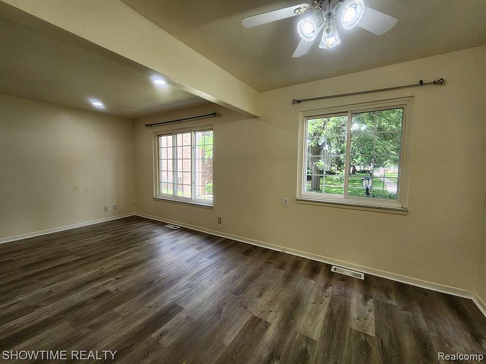 39435 Van Dyke Ave Sterling Heights MI Zillow