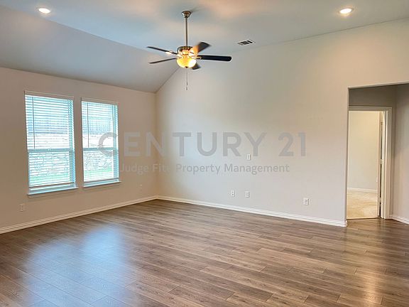 5th image of 1310 Sundance Ln