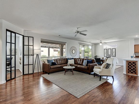 4th image of 17616 N Oakmont Ct