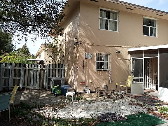 5th image of 451 NE 136th St APT 101