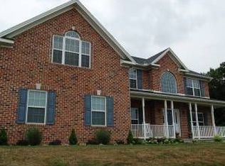 37 Pond Dr, Glen Rock, PA 17327
