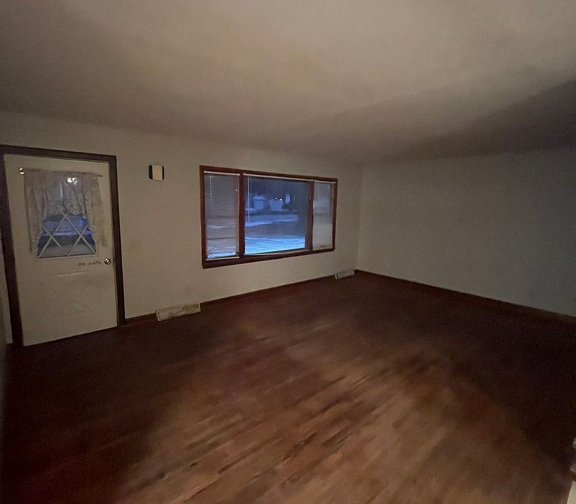 312 E Chestnut St, Paxton, IL 60957 Zillow