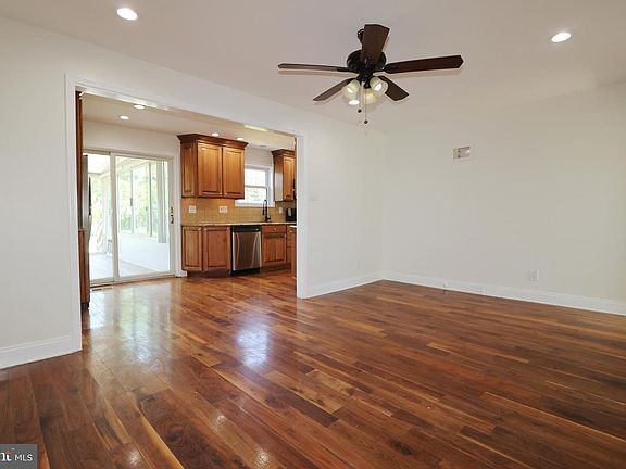 5th image of 23 Lancaster Dr