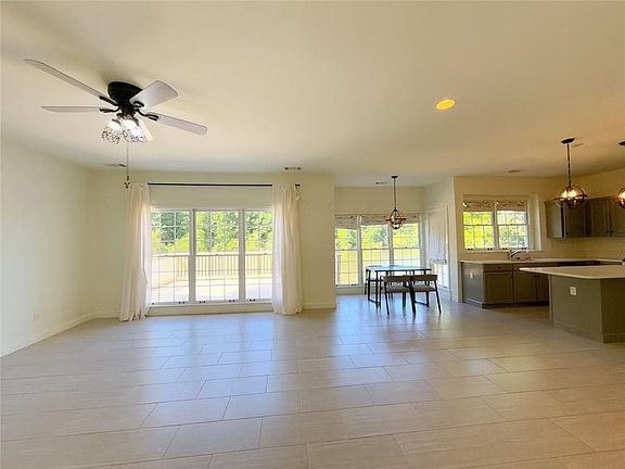 3rd image of 3730 Longlake Dr
