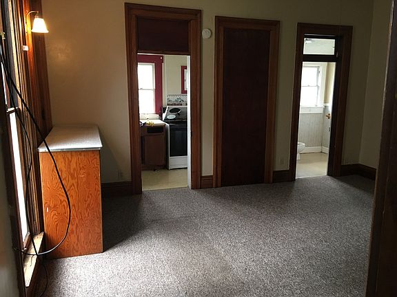 3rd image of 115 W Wabash Ave #2